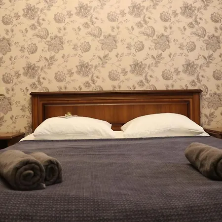 Bogdanov Yar Hotel Kyiv